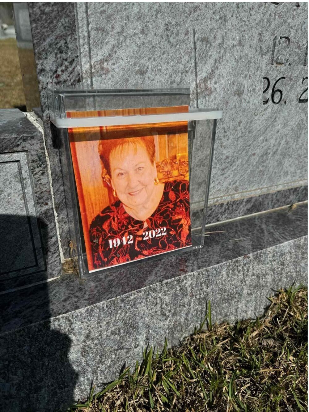 5336 Gravesite Memories Box